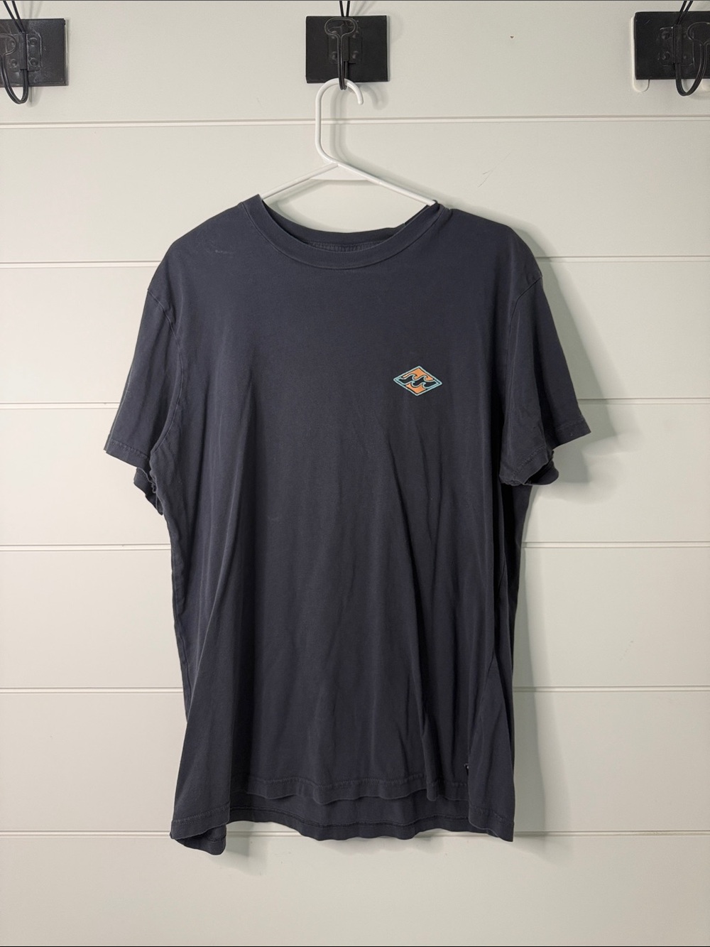 Black sleeveless Billabong Tee